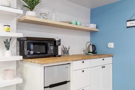 Building Photo - 5534 Alcove Ave