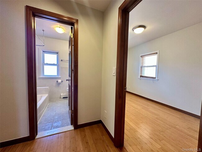 Building Photo - 53-56-56 72nd Pl