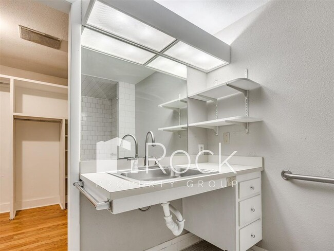 Building Photo - 3 Bedroom Home + 1 Bedroom Apartment near OCU and Uptown!