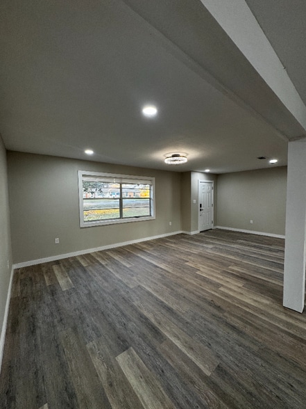 Building Photo - 1728 General Pershing St