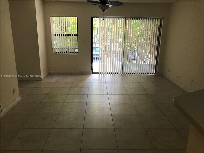 Building Photo - 9999 Summerbreeze Dr