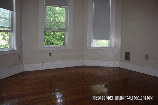 Building Photo - 123 Brook St