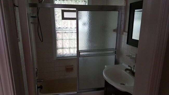 Building Photo - 13660 Manhattan St