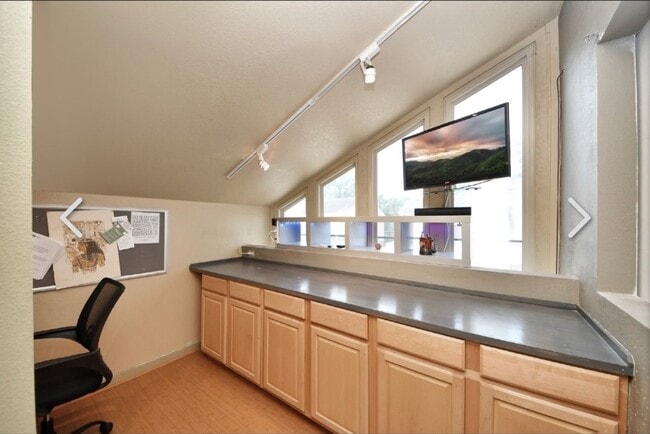 Building Photo - 7877 Kendalia Dr