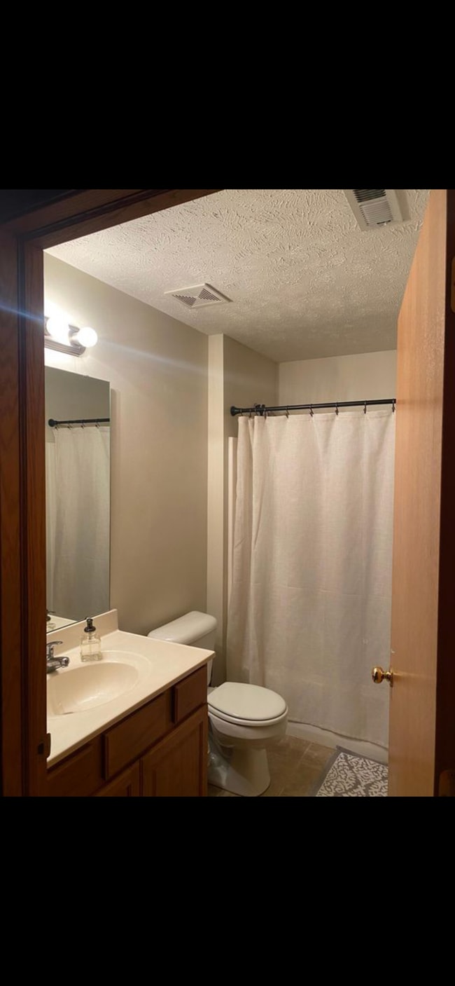 Building Photo - 15615 Sienna Dr