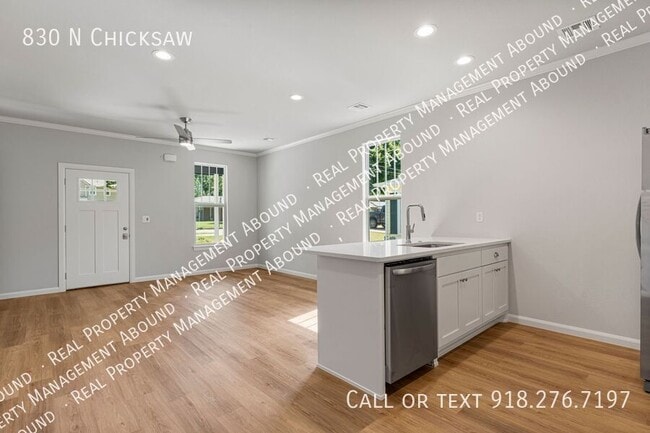 Building Photo - 830 N Chickasaw Ave