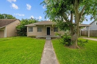 Building Photo - Cozy 3 Bedroom, 1 Bath Home - Spacious Liv...