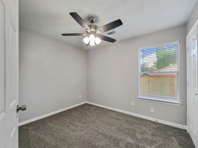 Building Photo - 24314 Strong Pine Dr
