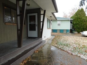 Building Photo - Walking Distance CMU/St Mary's