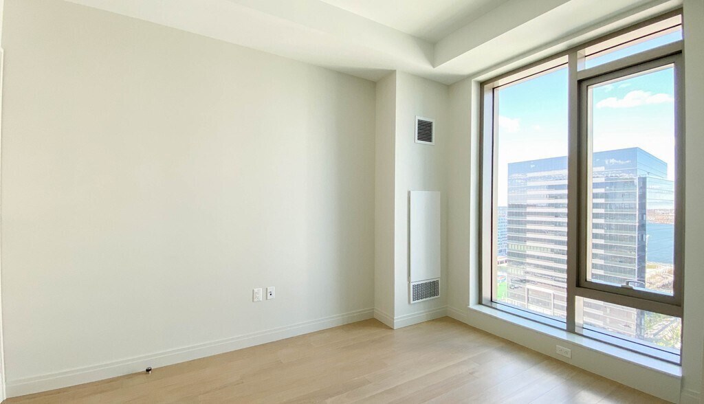 Building Photo - 133 Seaport Blvd