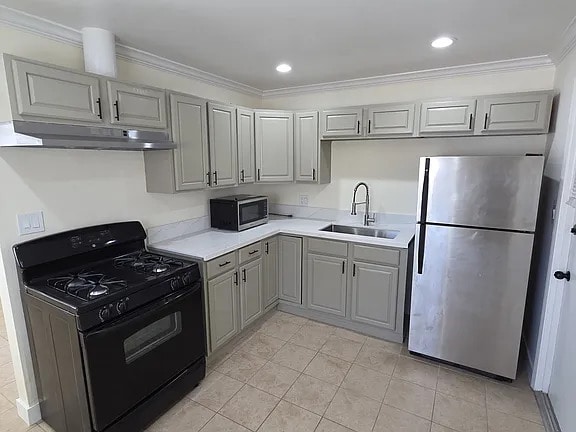 Building Photo - 4136 Fond du Lac Ave