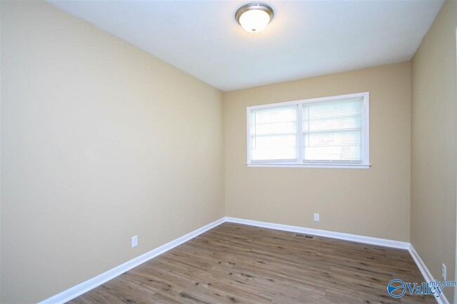 Building Photo - 4736 Bluehaven Dr NW