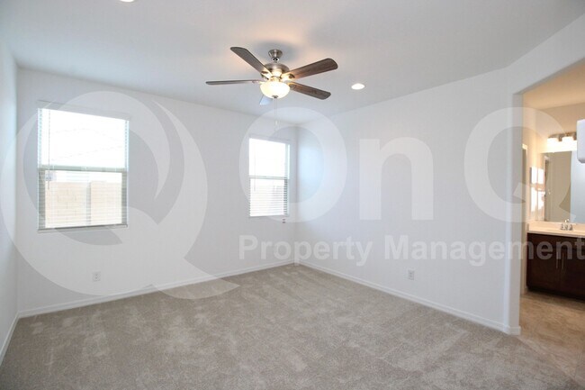 Building Photo - 8810 W Pasadena Ave