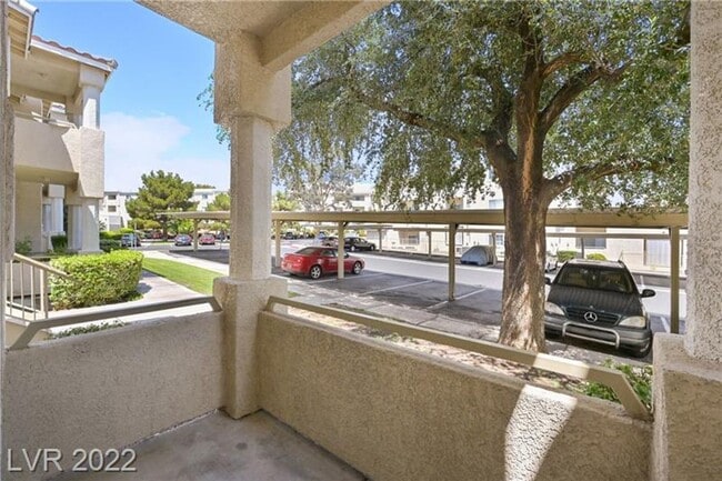 Building Photo - 2 Bed 2 Bath Green Valley Downstairs Condo