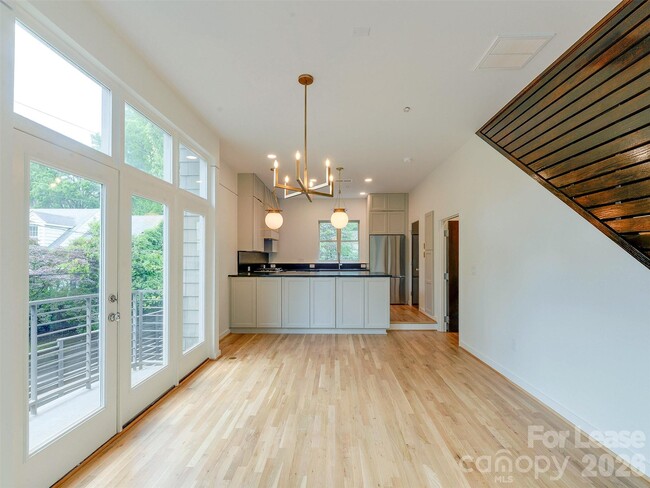 Building Photo - 1174 Park West Dr