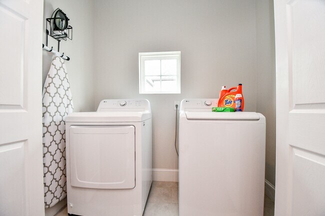 Building Photo - 4604 Chartres St