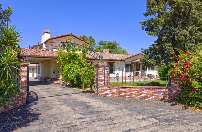 Primary Photo - 201 (20300 Arnold)