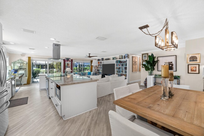 Building Photo - 15161 Collecting Canal Rd