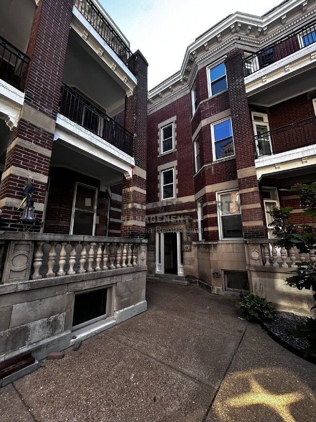 Building Photo - 4957 McPherson Ave