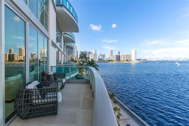 Building Photo - 1331 Brickell Bay Dr