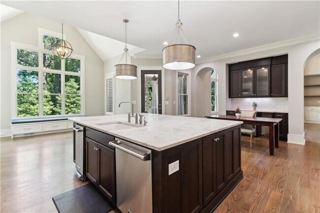 Building Photo - 211 Mount Vernon Hwy