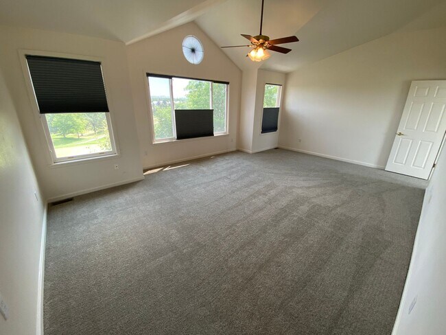 Building Photo - Great Highlands Ranch Home on the Golf Cou...