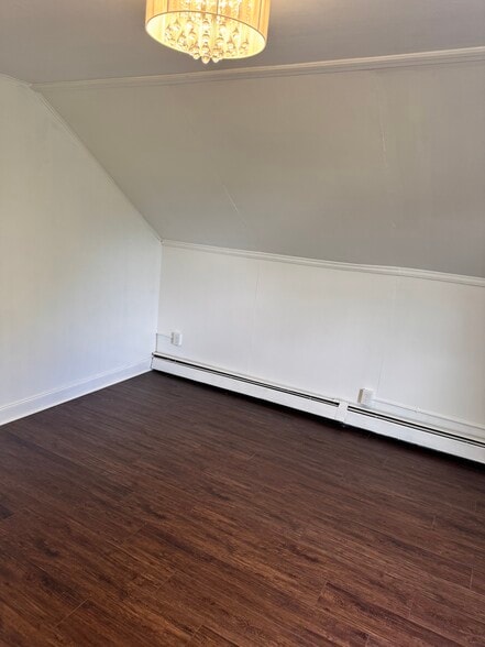 Building Photo - 211 Oxford St