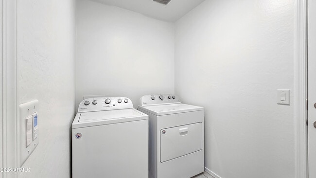 Building Photo - 8562 S 253rd Ave