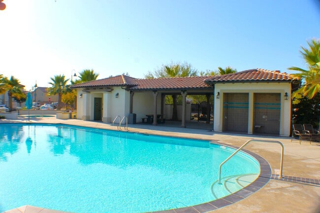 Building Photo - Hyde Park Gated Community with Resort Like Amenities