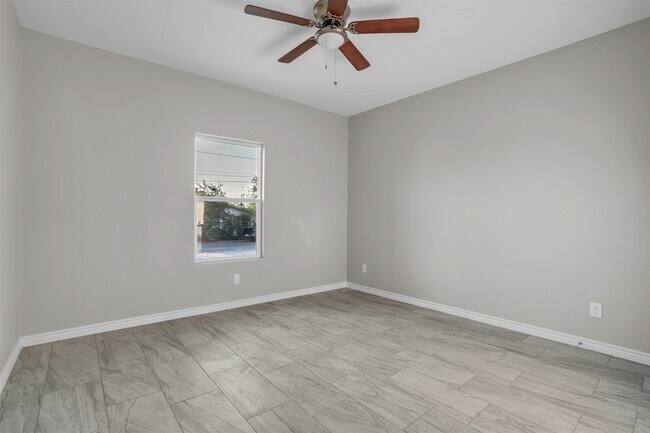 Building Photo - 2707 Sanders Ave