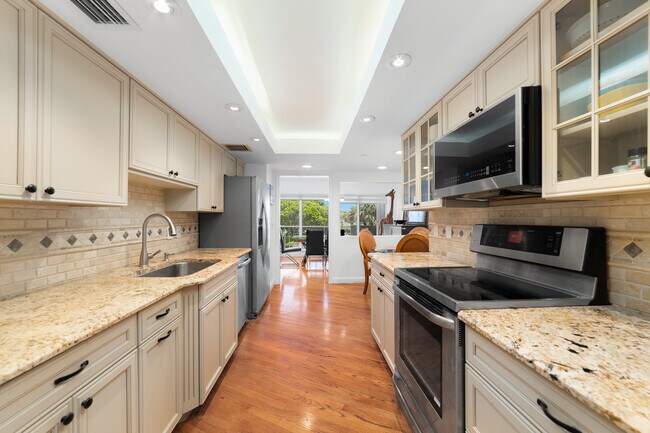 Building Photo - 4301 N Ocean Blvd