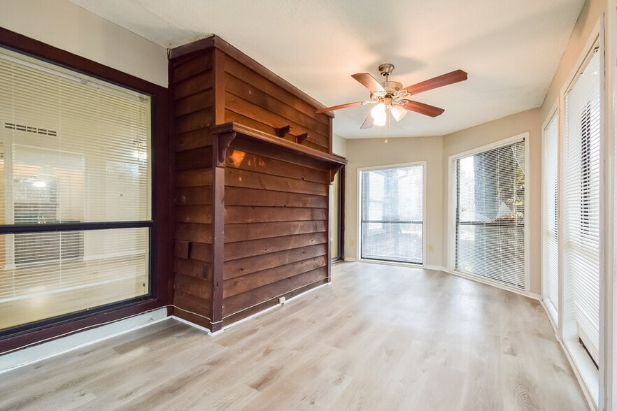 Building Photo - 4902 N Redan Cir