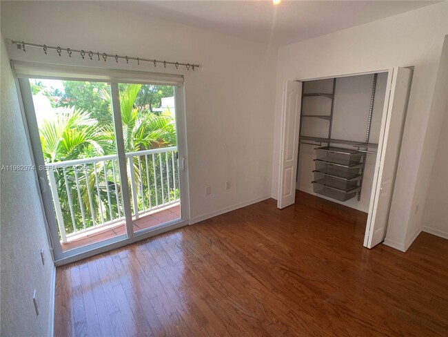 Building Photo - 1853 Jefferson Ave