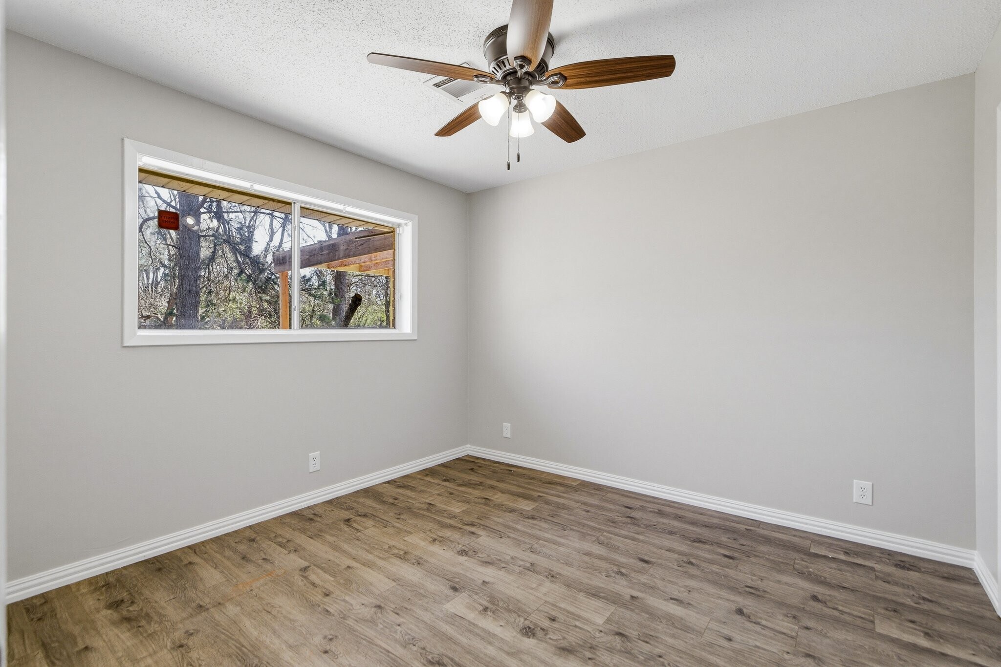 Building Photo - 32 Forest Dr