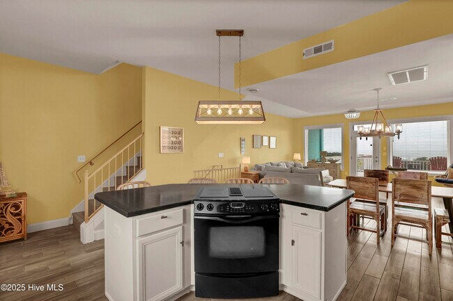 Building Photo - 3974 Island Dr