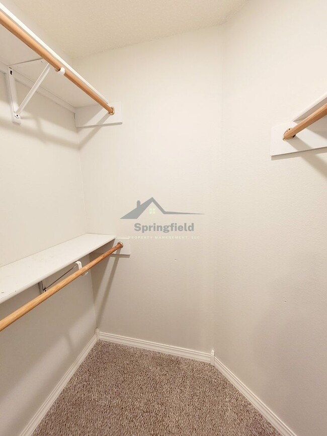 Building Photo - Southwest Springfield - Battlefield Area, ...