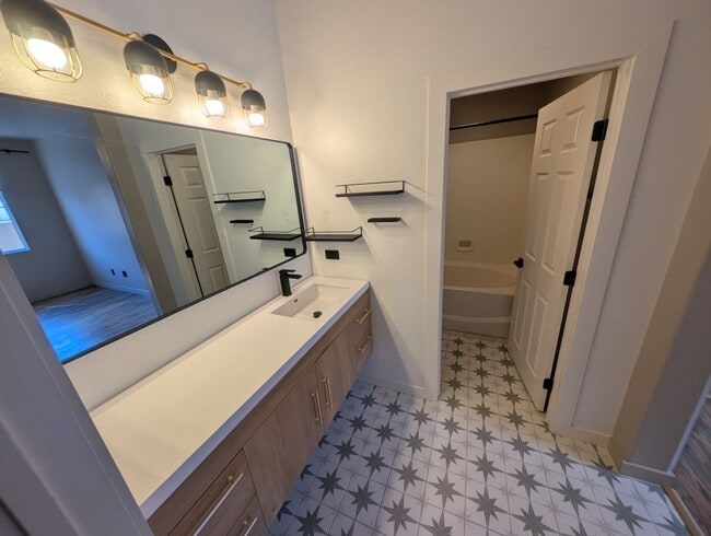 Building Photo - 10180 Delray Beach Ave