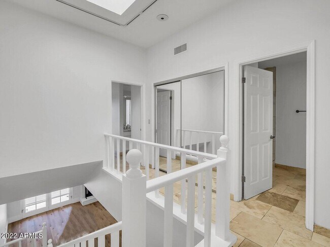 Building Photo - 6125 N 28th Pl