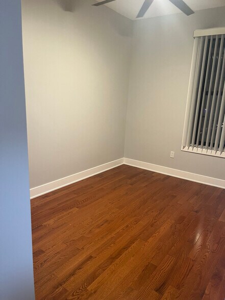 Building Photo - 1400 119th St