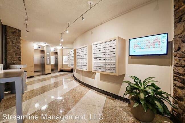 Building Photo - 1 br, 1 bath House - 4242 East West Hwy #914