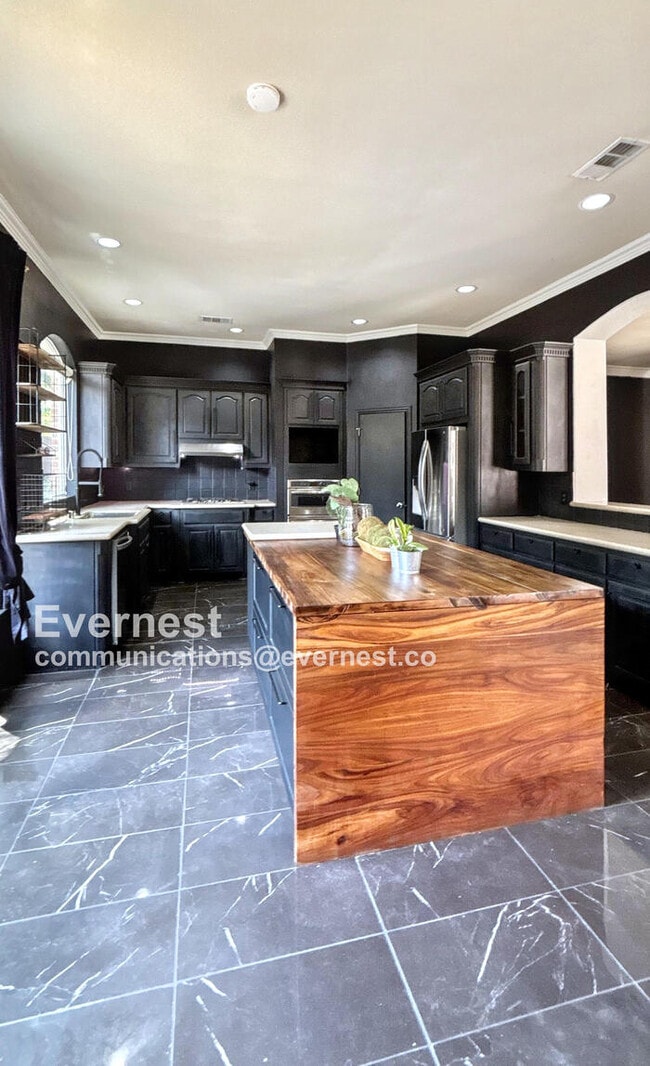 Building Photo - 4633 San Marcos Way