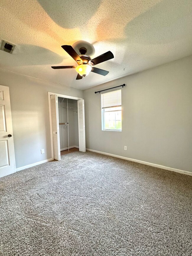 Building Photo - 308 Candlewood Dr