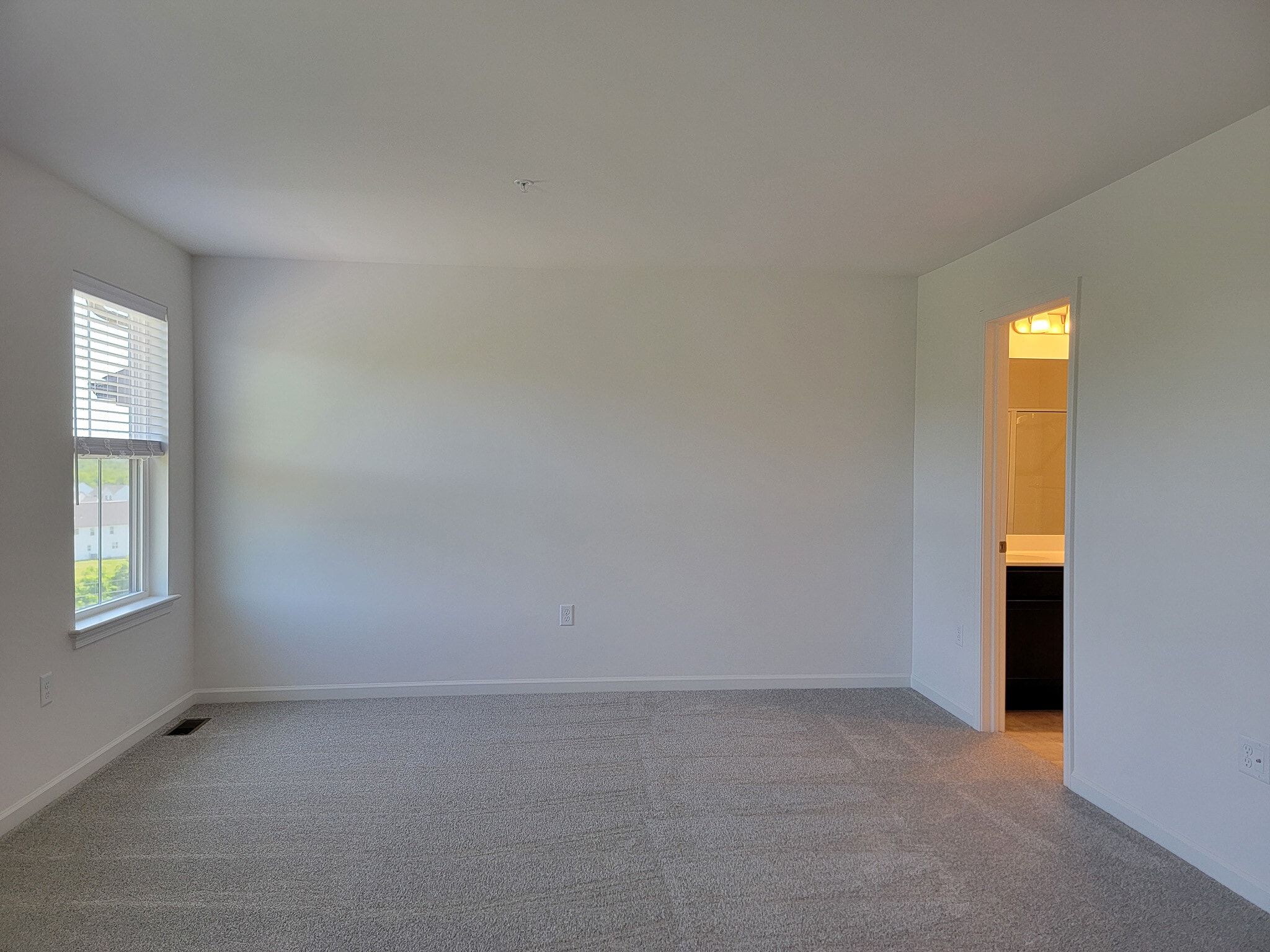Building Photo - 2129 S Autumn Chase Dr