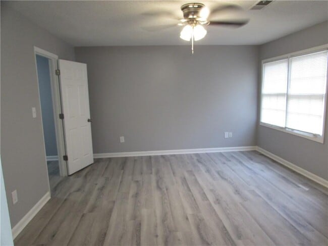 Building Photo - 1774 Twin Brooks Dr SE