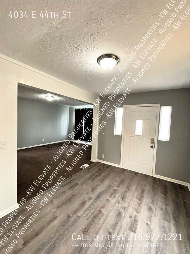 Building Photo - 4034 E 44th St