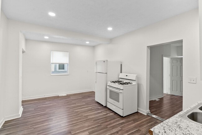 Building Photo - Charming 3 beds 1 bath Apartment in Cleveland!