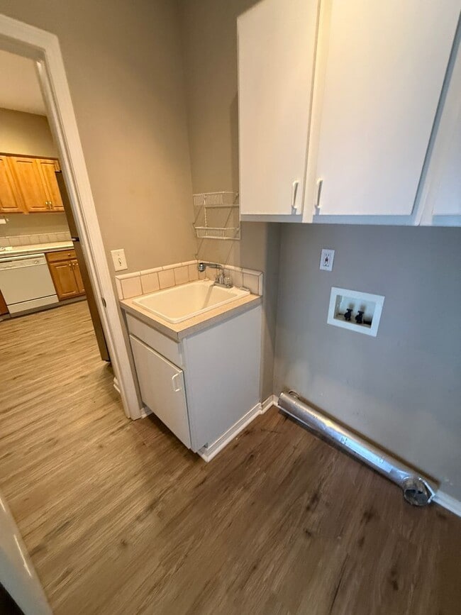 Building Photo - Felida Area - 3 bedroom, 2.5 bath