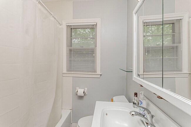 Building Photo - 1113 NW 3rd St