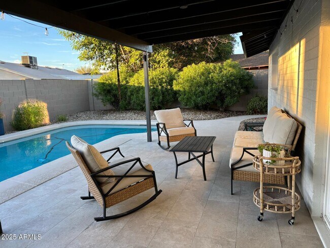 Building Photo - 4414 S Terrace Rd