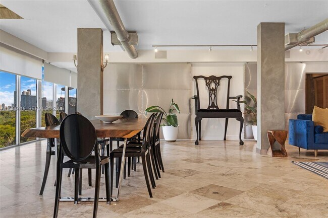 Building Photo - 5781 Biscayne Blvd